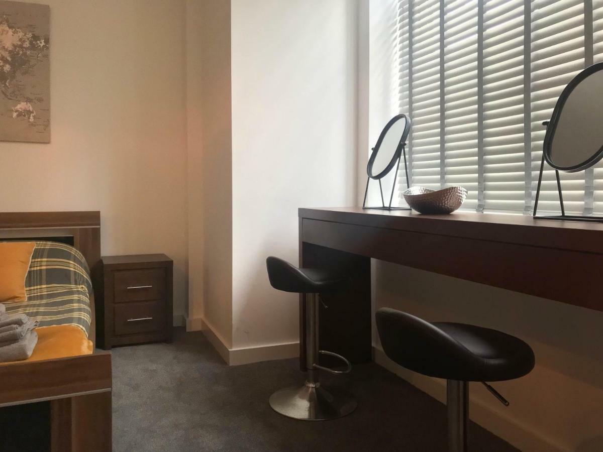 Luxury 1 Bed Apartment In City Centre With Parking 切斯特 外观 照片