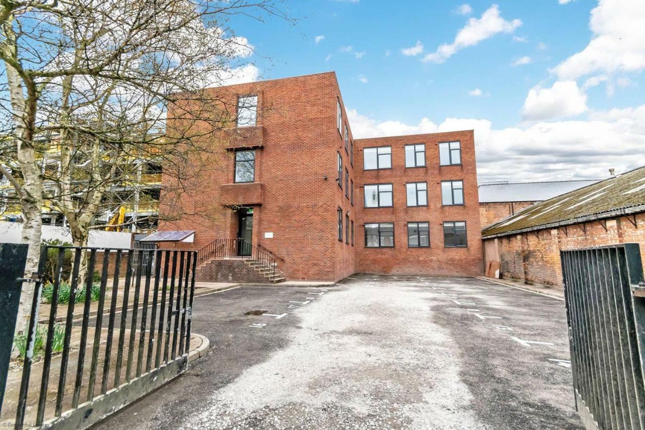 Luxury 1 Bed Apartment In City Centre With Parking 切斯特 外观 照片